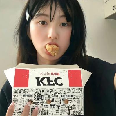 穿黄靴子的女孩